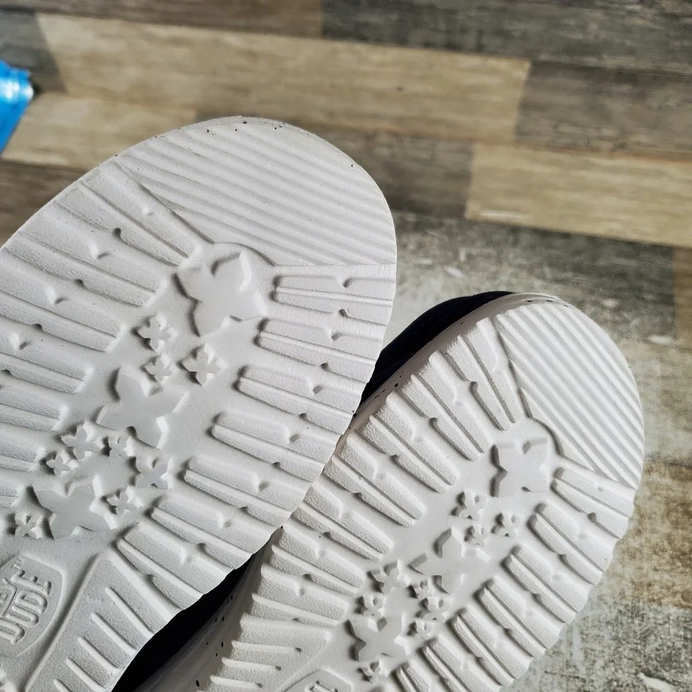 Hey Dude new without